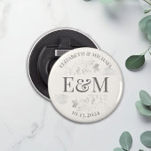 Gepersonaliseerde minimalistische bloemen bruiloft button flesopener