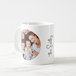 Gepersonaliseerde moderne script familienaam twee  koffiemok