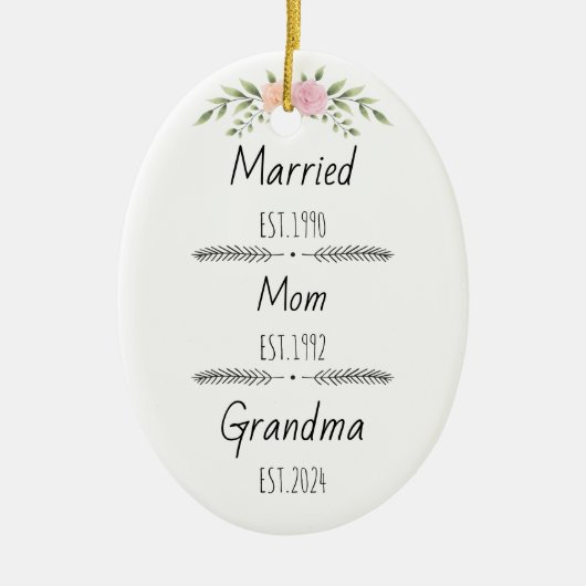 Gepersonaliseerde Moeder Oma Est Custom Jaar Keramisch Ornament (Voorkant)