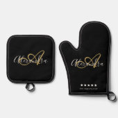 Gepersonaliseerde Mom Gift Zwart Goud Script Monog Ovenwant & Pannenlap Set (Voorkant)