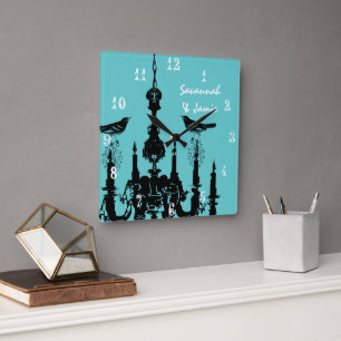 Gepersonaliseerde Mustard Yellow Chandelier Bird C Vierkante Klok