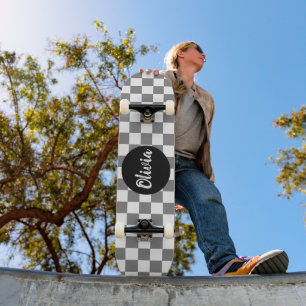Gepersonaliseerde Naam grijs en wit Checkerboard Skateboard