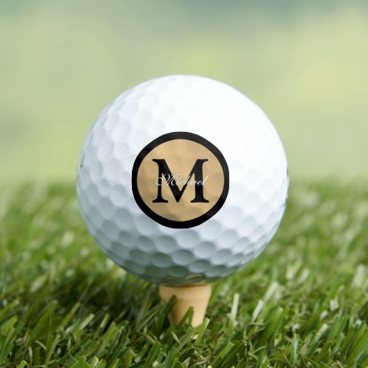 Gepersonaliseerde naam Monogram Gold Metallic Butt Golfballen (Insitu Shirt)
