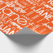 Gepersonaliseerde Naam Typografie Oranje Word Clou Cadeaupapier (Hoek)