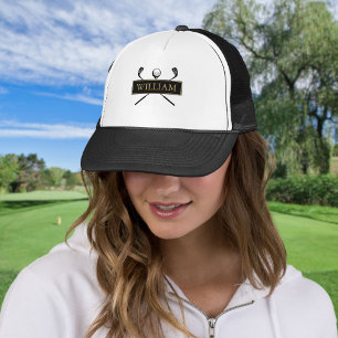 Gepersonaliseerde naam zwart goud golfbal en clubs trucker pet