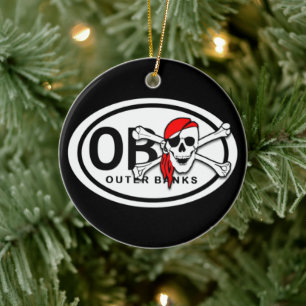 Gepersonaliseerde OBX Skull en Crossbones Pirate Keramisch Ornament
