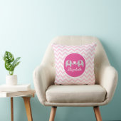 Gepersonaliseerde olifant Chevron Pillow roze Kussen (Stoel)