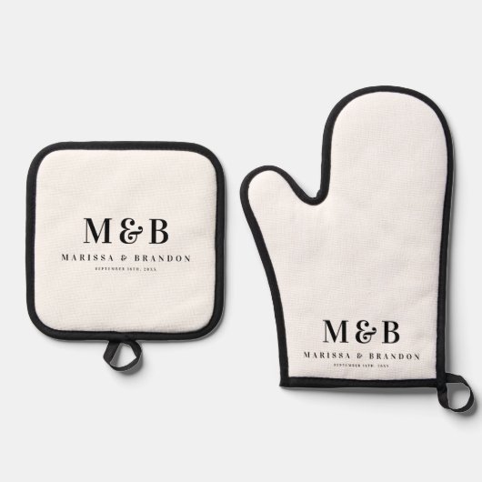 Gepersonaliseerde Paar Bruiloft Monogram Initialen Ovenwant & Pannenlap Set (Voorkant)