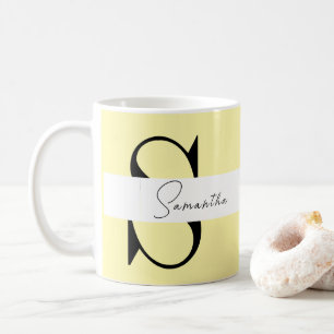 Gepersonaliseerde Pastel Geel Monogram Classic Mok