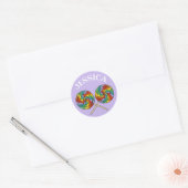 Gepersonaliseerde regenboog Lollipop Lolly Snoep P Ronde Sticker (Envelop)