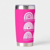 Gepersonaliseerde regenboog patroon heet roze geïsoleerde drinkbeker (Voorkant)
