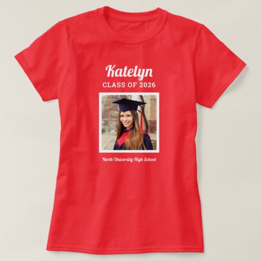 Gepersonaliseerde rode klasse van 2025 Afstuderen T-shirt (Design voorkant)