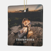 Gepersonaliseerde romantische paar foto Kerstmis Keramisch Ornament (Links)