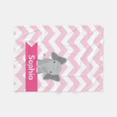 Gepersonaliseerde roze Chevron Elephant Fleece Dek (Voorkant (Horizontaal))