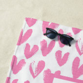 Gepersonaliseerde roze harten strandlaken (In situ)