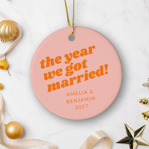 Gepersonaliseerde Roze Oranje Eerste Kerstmis Getr Keramisch Ornament