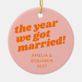 Gepersonaliseerde roze Sinaasappel eerste kerst Ge Keramisch Ornament (Voorkant)