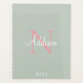 Gepersonaliseerde Sage Green Monogram roze Planner (Voorkant)