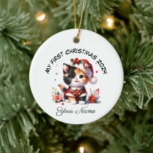 Gepersonaliseerde Santa Calico Kitten Eerste Kerst Keramisch Ornament (Boom)