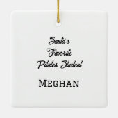Gepersonaliseerde Santa's Favoriete Pilates Studen Keramisch Ornament (Achterkant)