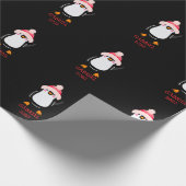 Gepersonaliseerde Schattigee kerstpinguïn in rood Cadeaupapier (Hoek)