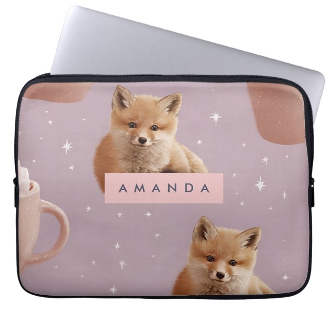 Gepersonaliseerde Schattigee vos en hete cacaopatr Laptop Sleeve (Voorkant)