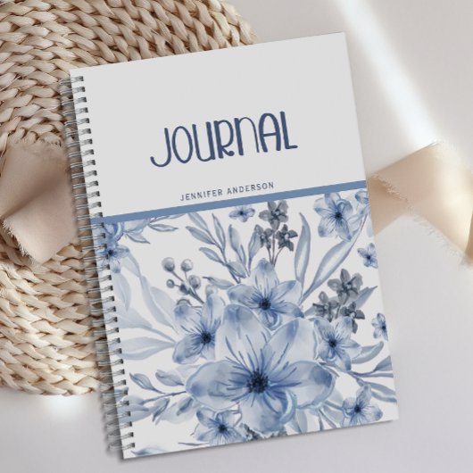 Gepersonaliseerde Soft Classic Blue Floral Journal Notitieboek