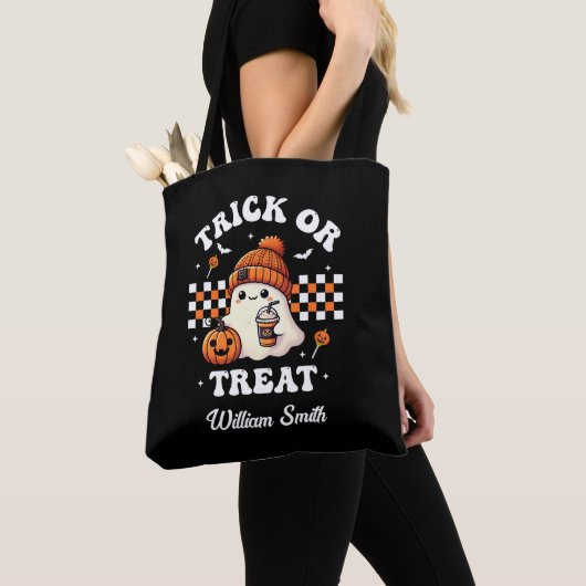 Gepersonaliseerde Trick or treat Ghost Halloween Draagtas (Dichtbij)