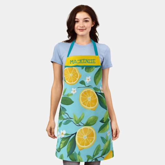 Gepersonaliseerde Turquoise Lemon Print Schort (Gedragen)