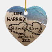 Gepersonaliseerde twee harten in het zand hart Orn Keramisch Ornament (Achterkant)