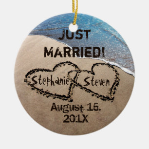Gepersonaliseerde twee harten in het zand Ornament