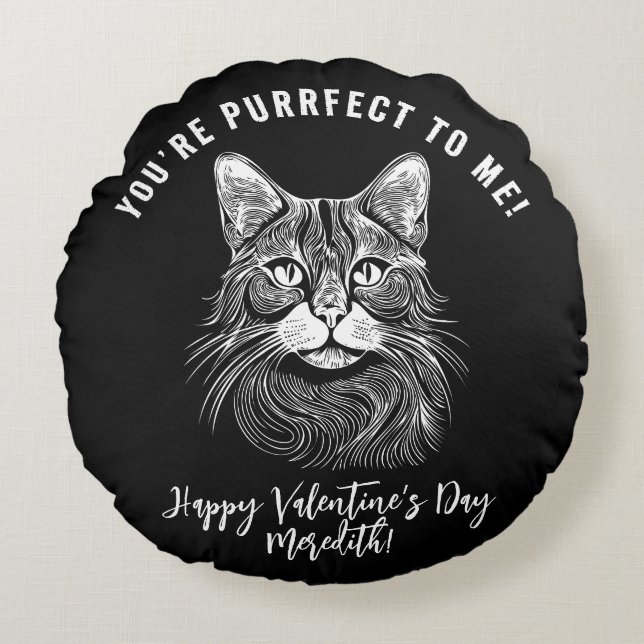 Gepersonaliseerde Valentijnse zwart-wit Purrfect C Rond Kussen (Voorkant)