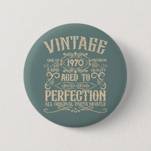 Gepersonaliseerde verjaardagsfeestje whiskey labe ronde button 5,7 cm
