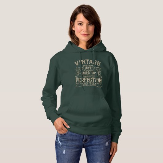 Gepersonaliseerde verjaardagswhiskey label thema hoodie (Voorkant volledig)