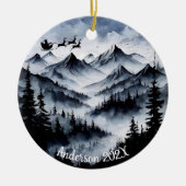 Gepersonaliseerde Waterverf Santa over Mountains Keramisch Ornament (Voorkant)