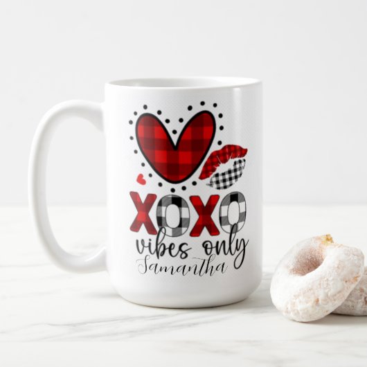 Gepersonaliseerde xoxo alleen vibes Valentijnsdag  Koffiemok (Met donut)