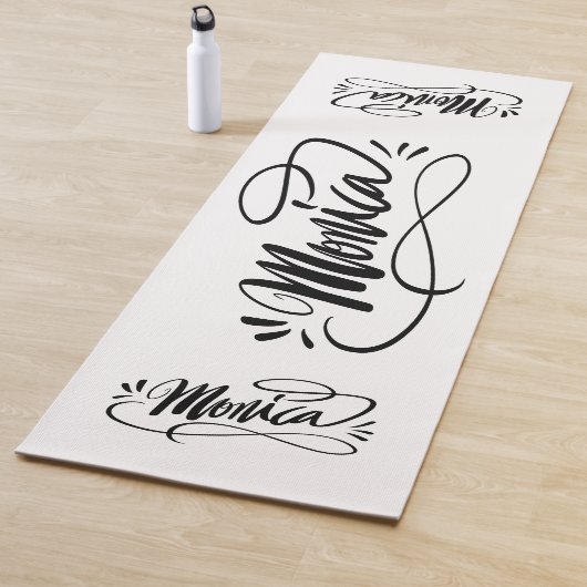 Gepersonaliseerde yogamat cadeau met naam Monica (In situ)