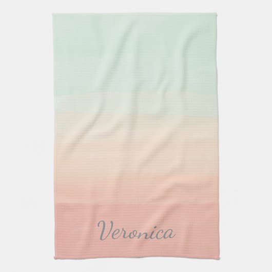 Gepersonaliseerde zachte gradiëntnaam in Pastel Om Theedoek (Verticaal)