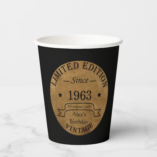 Gepersonaliseerde zestig  60ste verjaardagscadeaus papieren bekers (Achterkant)