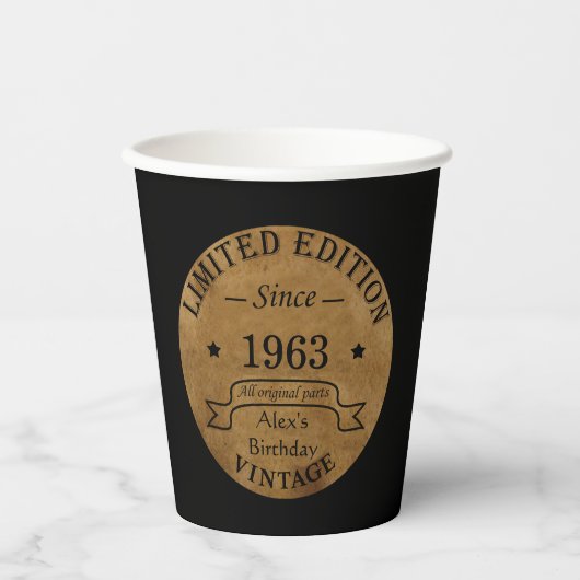 Gepersonaliseerde zestig  60ste verjaardagscadeaus papieren bekers (Voorkant)