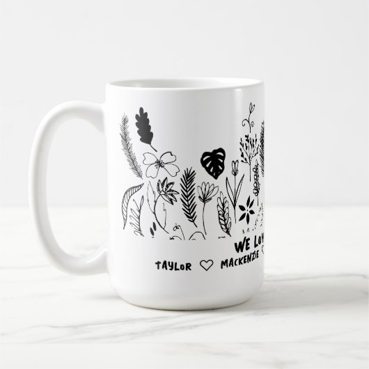 Gepersonaliseerde zwart-wit wilde bloem en tekst koffiemok (Links)