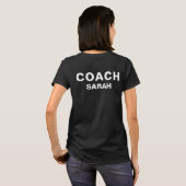 Gepersonaliseerde zwarte coach-tekst t-shirt (Achterkant volledig)