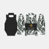 GEPERSONALISEERDE ZWARTE WIT EN GOLD FLEUR DE LIS BEDANKDOOSJES (Uitgevouwen)