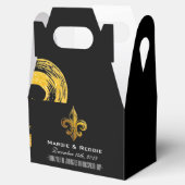 GEPERSONALISEERDE ZWARTE WIT EN GOLD FLEUR DE LIS BEDANKDOOSJES (Geopend)