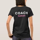 Gepersonaliseerde zwarte zwarte coachroze tekst T- T-shirt (Achterkant)