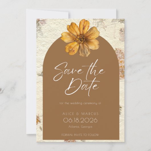 Geperste Bloem Arch Fall Wedding Save the Date (Voorkant)
