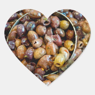 Gepitte en gekruide zwarte Leccino Olijven Hart Sticker