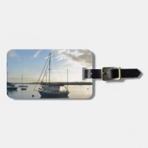 Gepleed jacht bij zonsopgang.