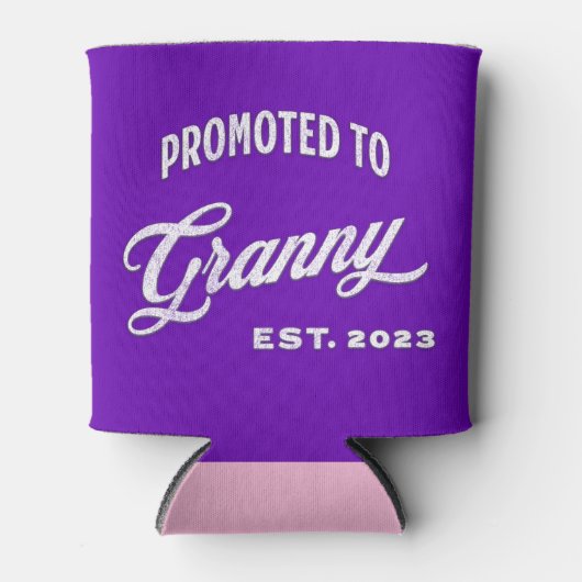 Gepritiseerd tot Granny Est. 2023 voor New Grandma Blikjeskoeler (Voorkant)