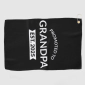 Gepromoveerd naar opa Est. 2025 II Golfhanddoek (Horizontaal)